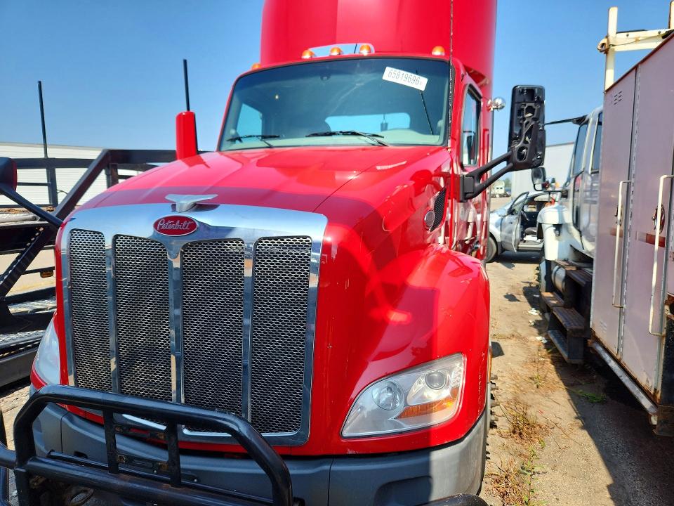 65819696 :رقم المزاد ، 1XPBD49X9MD756072 vin ، 2021 Peterbilt 579 مزاد بيع