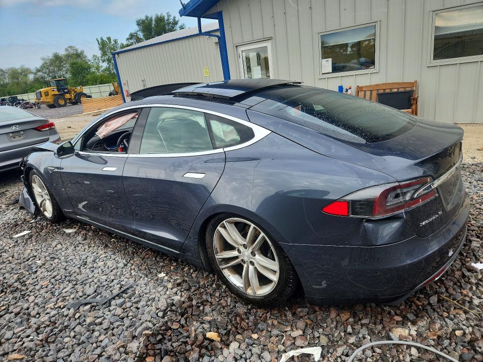 63416976 :رقم المزاد ، 5YJSA1E23GF128444 vin ، 2016 Tesla Model S مزاد بيع