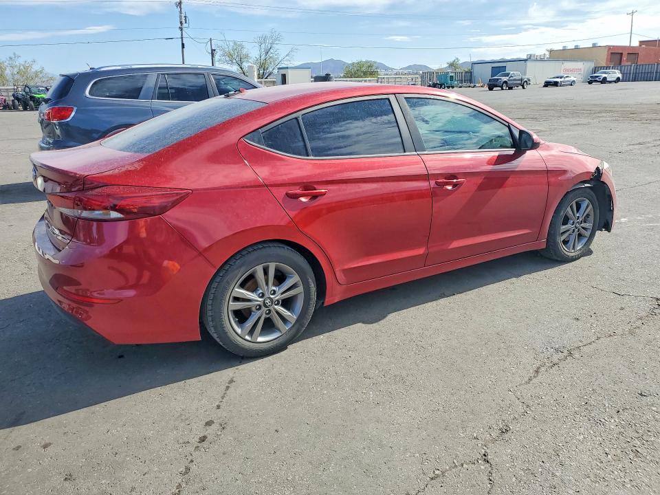 64698386 :رقم المزاد ، KMHD84LFXHU358711 vin ، 2017 Hyundai Elantra مزاد بيع