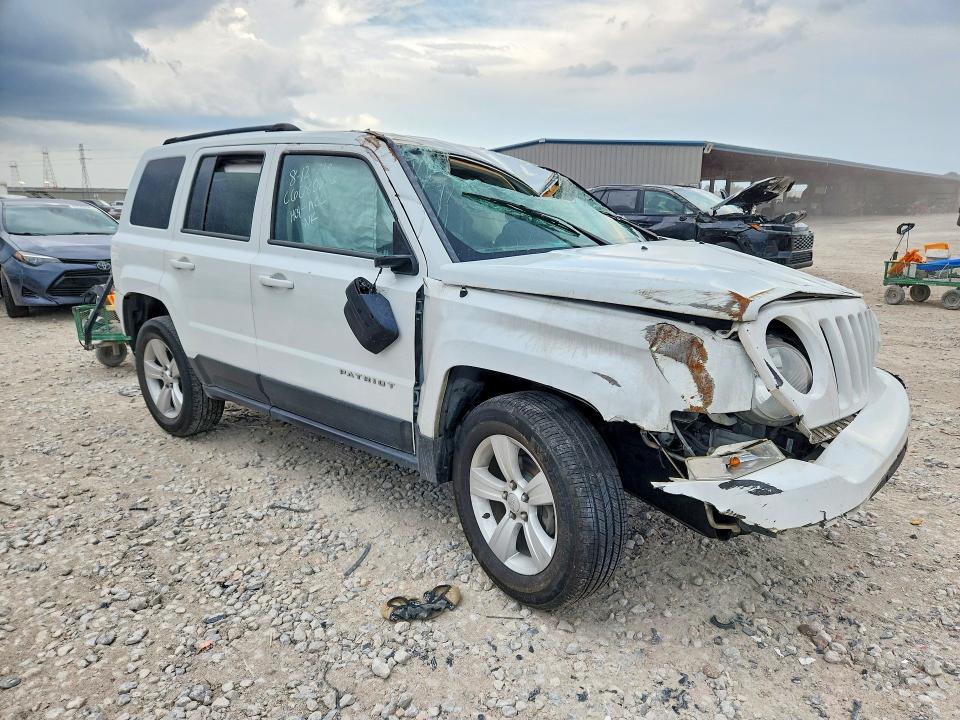67040456 :رقم المزاد ، 1C4NJPBB4FD348993 vin ، 2015 Jeep Patriot مزاد بيع