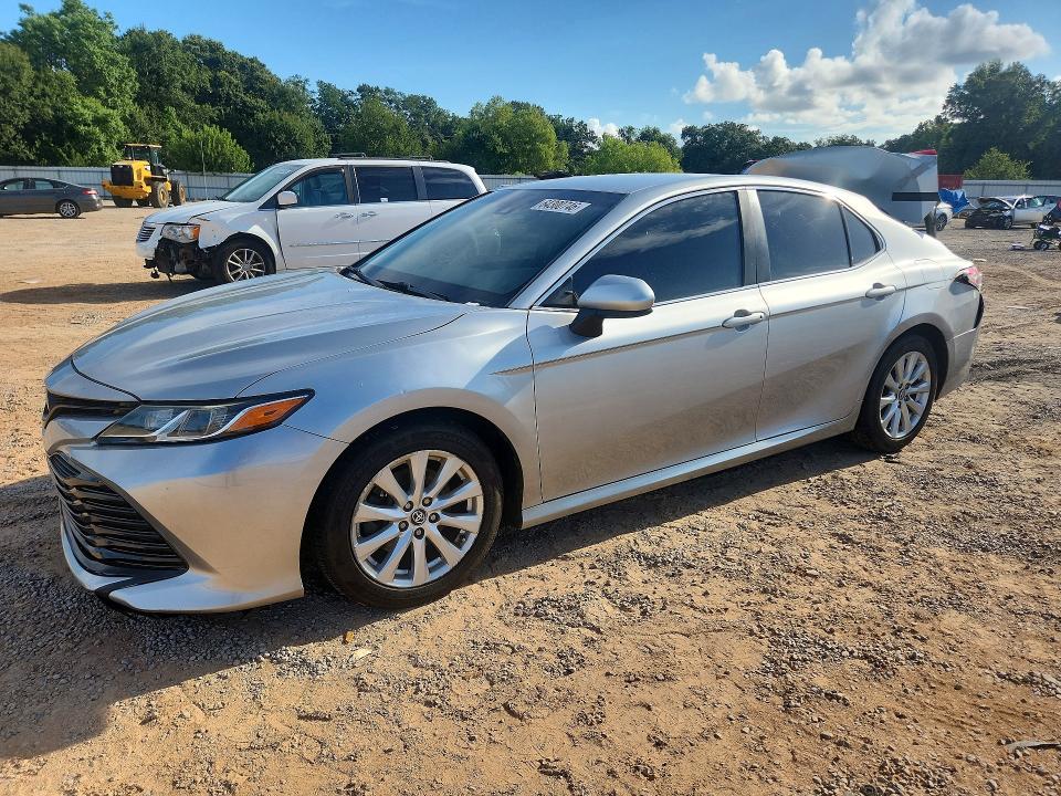 2018 Toyota Camry მანქანა იყიდება აუქციონზე, vin: 4T1B11HK1JU004906, აუქციონის ნომერი: 64300746