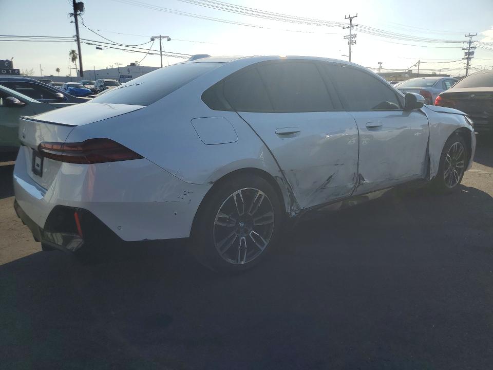 64831146 :رقم المزاد ، WBA43FJ05RCS99097 vin ، 2024 Bmw 530 مزاد بيع