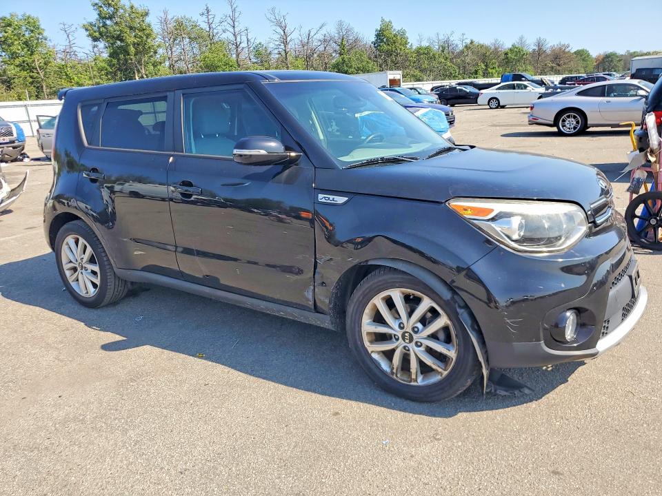 Продаж на аукціоні авто 2018 Kia Soul, vin: KNDJP3A51J7516596, номер лоту: 64289066