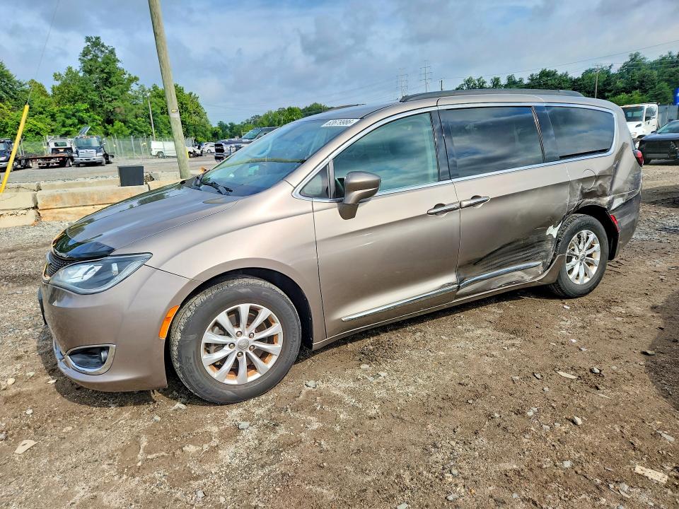 Продаж на аукціоні авто 2017 Chrysler Pacifica, vin: 2C4RC1BG2HR744795, номер лоту: 63679986