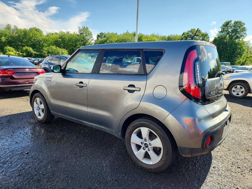 63930006 :رقم المزاد ، KNDJN2A22J7592110 vin ، 2018 Kia Soul مزاد بيع