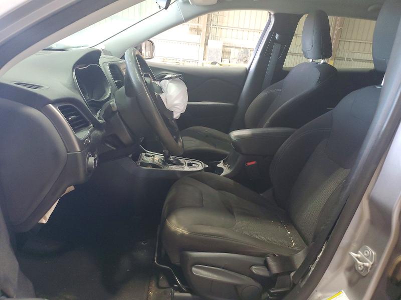 67069556 :رقم المزاد ، 1C4PJLCB4KD290538 vin ، 2019 Jeep Cherokee مزاد بيع