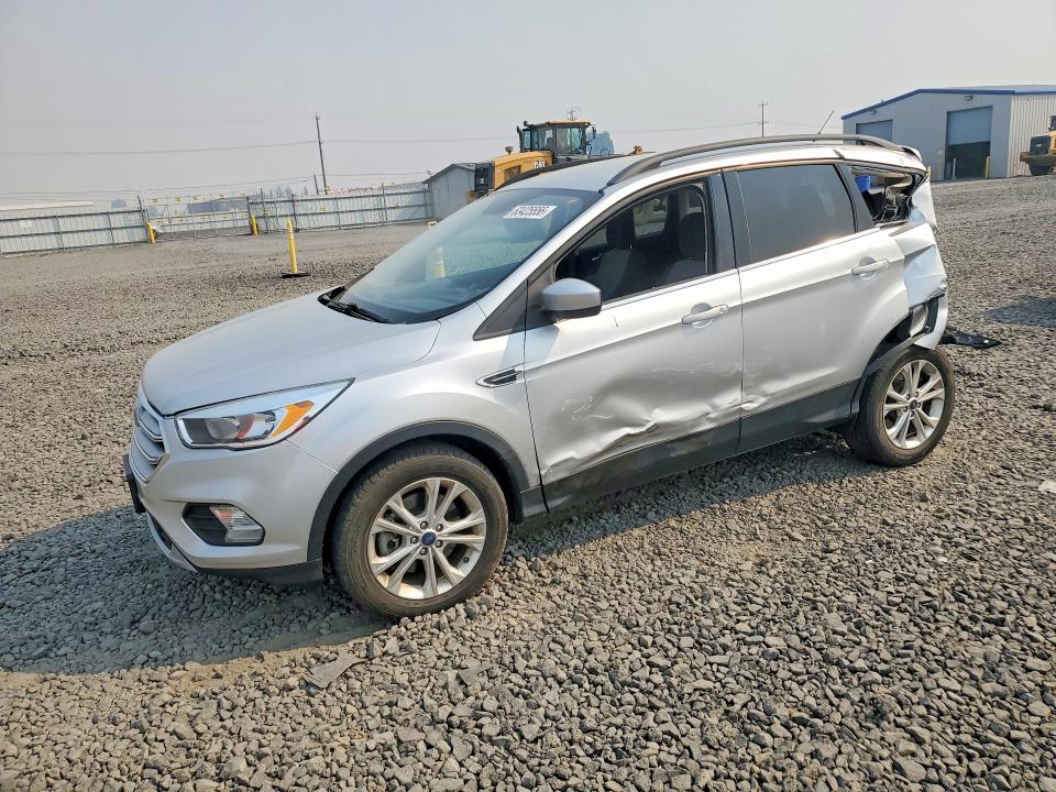 2018 Ford Escape მანქანა იყიდება აუქციონზე, vin: 1FMCU9GD6JUC13491, აუქციონის ნომერი: 63425556