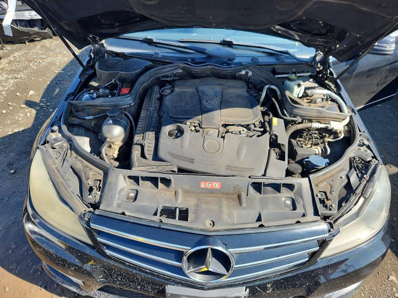2014 Mercedes-benz C მანქანა იყიდება აუქციონზე, vin: WDDGF8AB1EA965257, აუქციონის ნომერი: 66280746