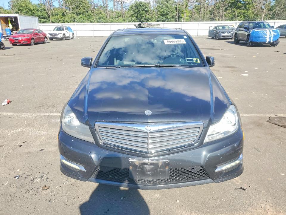 2013 Mercedes-benz C მანქანა იყიდება აუქციონზე, vin: WDDGF8AB3DA880600, აუქციონის ნომერი: 66689306