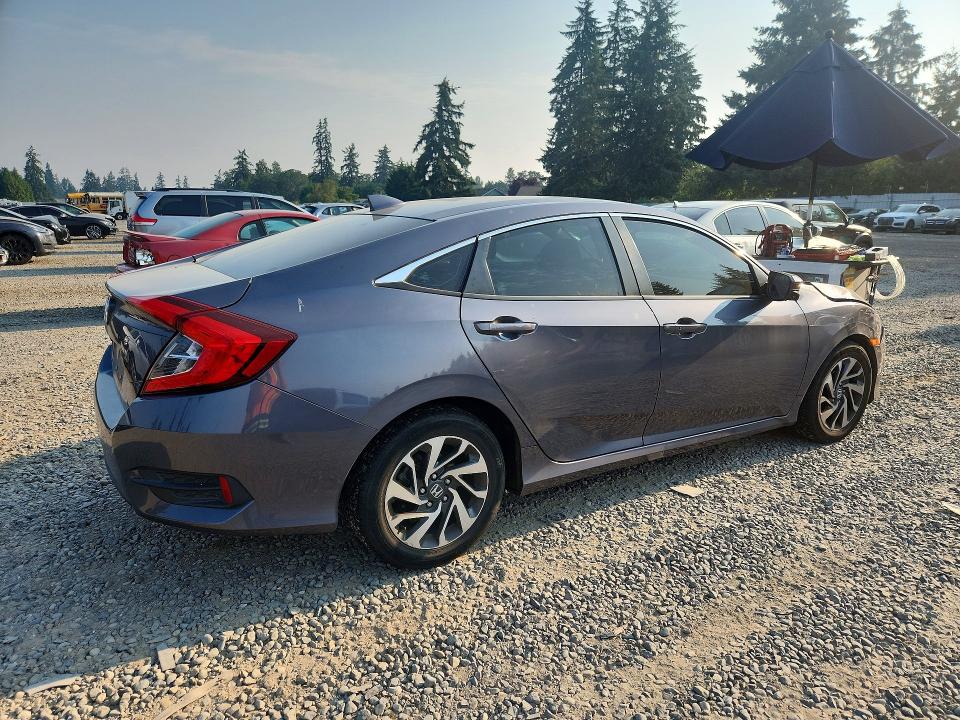63927566 :رقم المزاد ، 2HGFC2F84JH605342 vin ، 2018 Honda Civic مزاد بيع