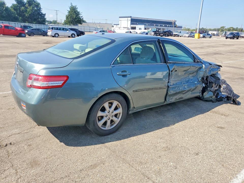 67092056 :رقم المزاد ، 4T4BF3EKXAR057093 vin ، 2010 Toyota Camry مزاد بيع