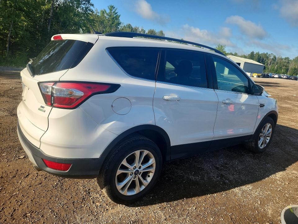 Продажа на аукционе авто 2017 Ford Escape, vin: 1FMCU0GD9HUC82648, номер лота: 65335536