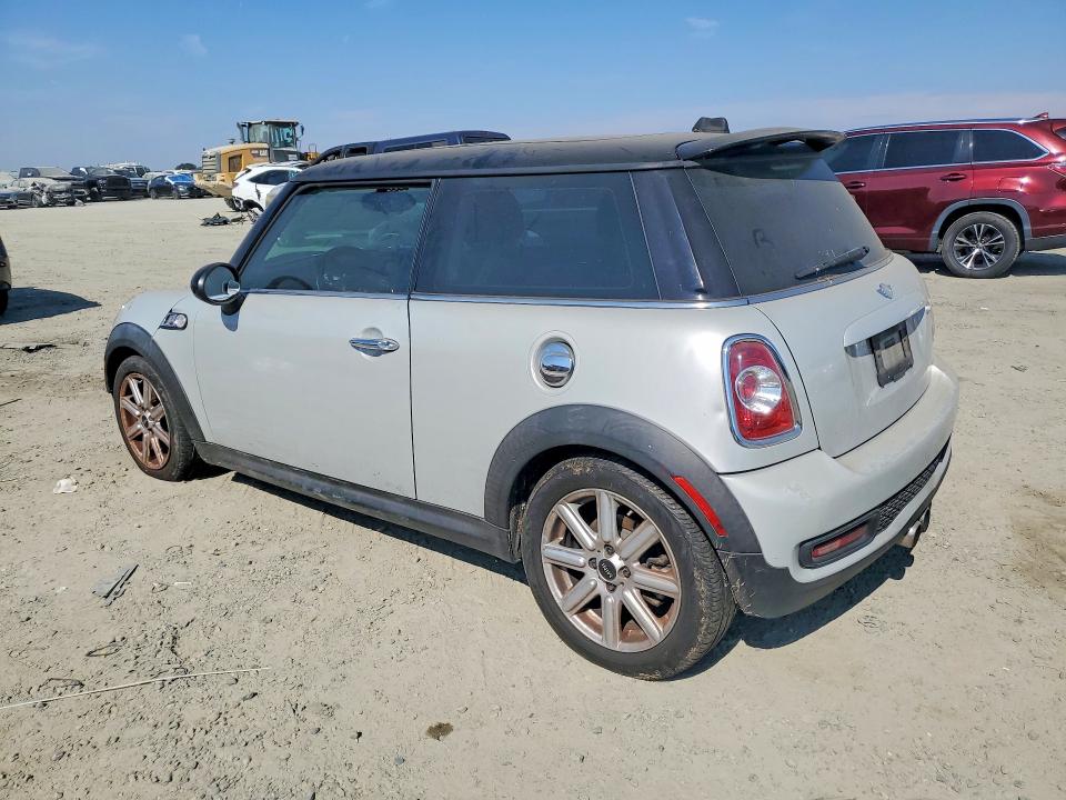 Продаж на аукціоні авто 2011 Mini Cooper, vin: WMWSV3C58BTY15306, номер лоту: 64692866