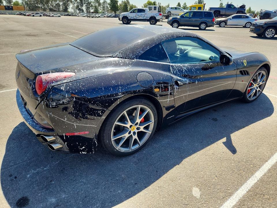 66416416 :رقم المزاد ، ZFF65LJA4A0174614 vin ، 2010 Ferrari California مزاد بيع