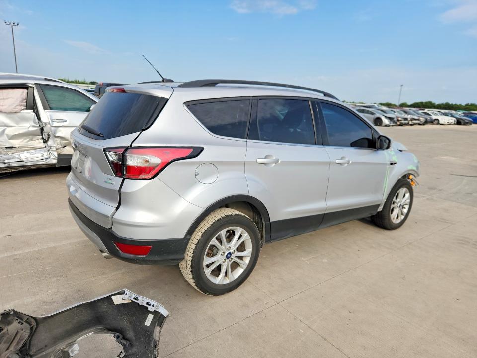 63996526 :رقم المزاد ، 1FMCU0GD3JUC18109 vin ، 2018 Ford Escape مزاد بيع