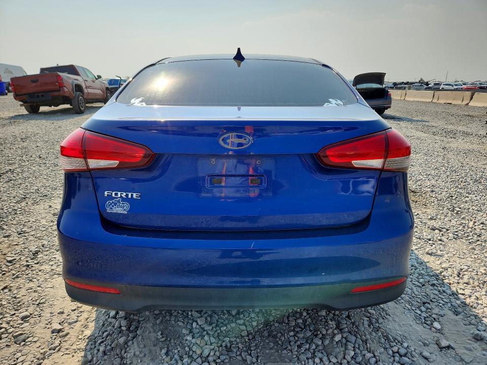 64061516 :رقم المزاد ، 3KPFK4A72HE050618 vin ، 2017 Kia Forte مزاد بيع