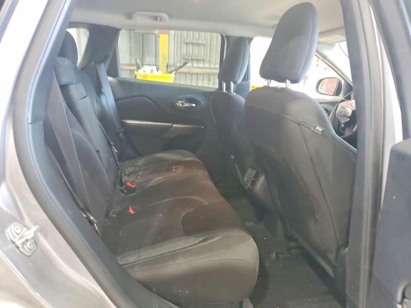 67069556 :رقم المزاد ، 1C4PJLCB4KD290538 vin ، 2019 Jeep Cherokee مزاد بيع