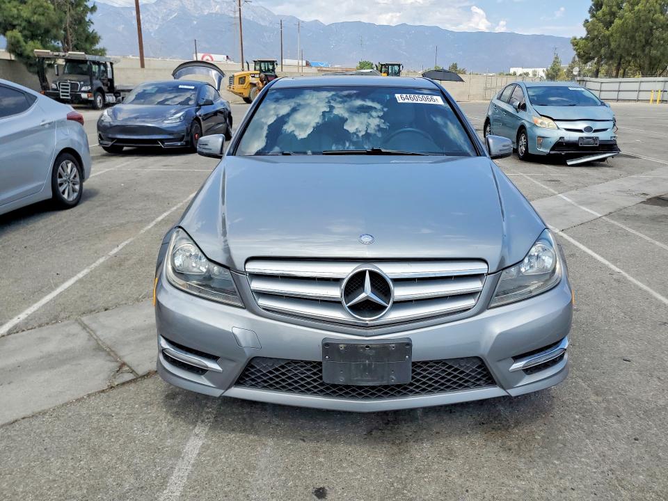 64605066 :رقم المزاد ، WDDGF4HB9DA860706 vin ، 2013 Mercedes-benz C مزاد بيع