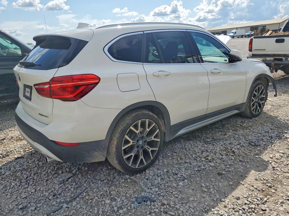 63716626 :رقم المزاد ، WBXJG7C00M5U25640 vin ، 2021 Bmw X1 مزاد بيع