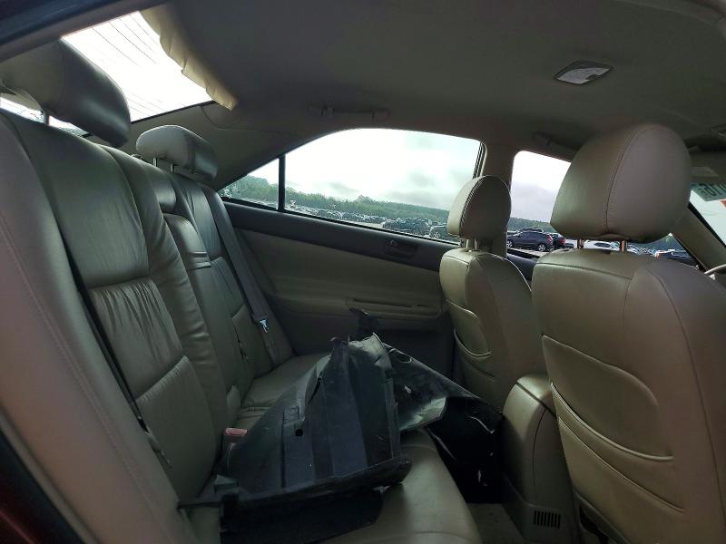 64114016 :رقم المزاد ، 4T1BE32K72U079359 vin ، 2002 Toyota Camry مزاد بيع