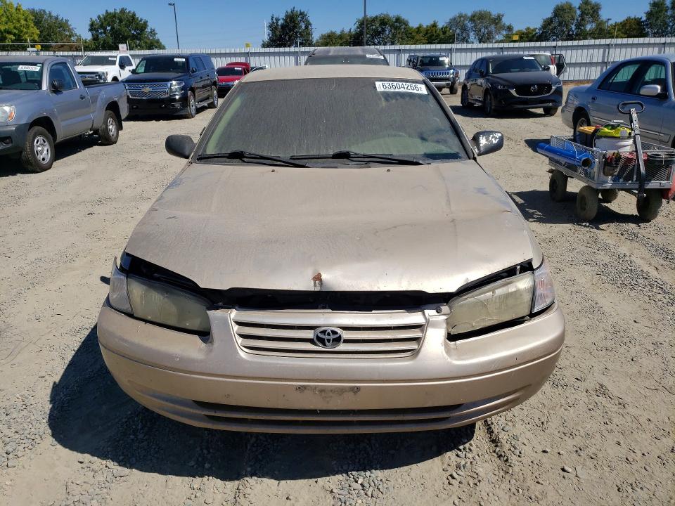 63604266 :رقم المزاد ، JT2BF28K5W0112481 vin ، 1998 Toyota Camry مزاد بيع