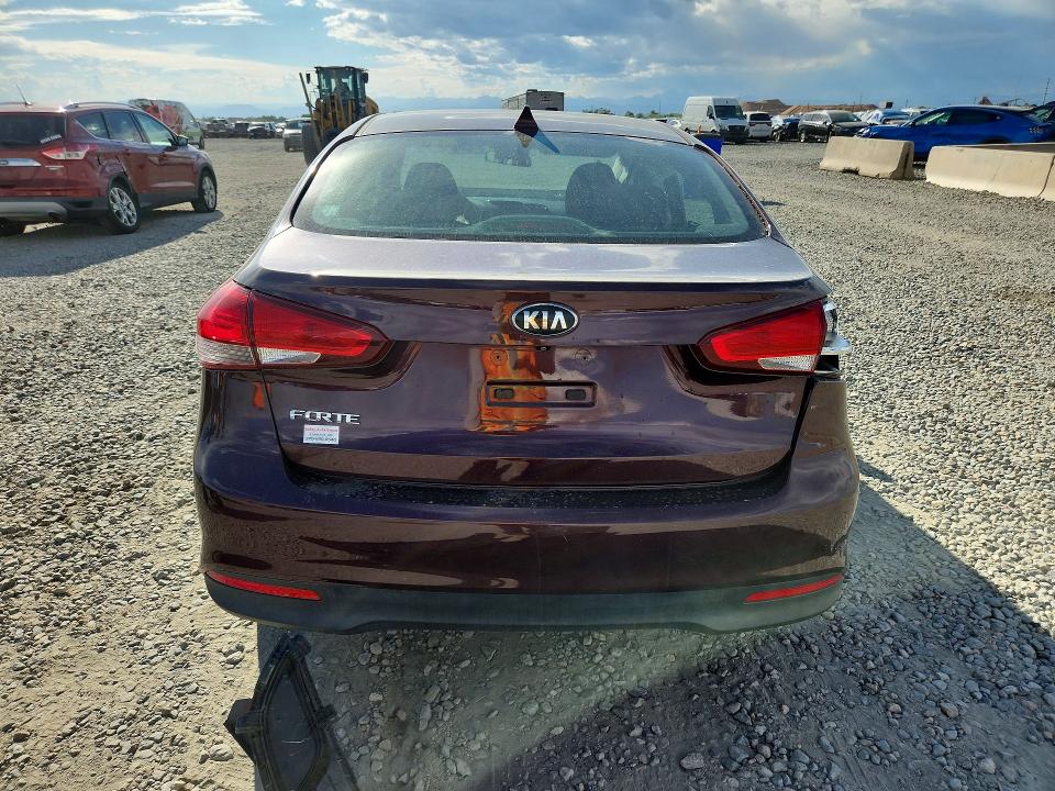 66917386 :رقم المزاد ، 3KPFL4A75JE164907 vin ، 2018 Kia Forte مزاد بيع