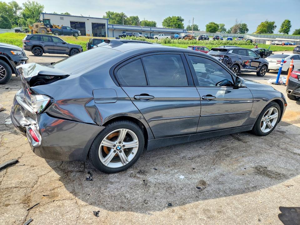 2015 Bmw 328 მანქანა იყიდება აუქციონზე, vin: WBA3B5G59FNS20140, აუქციონის ნომერი: 64035366