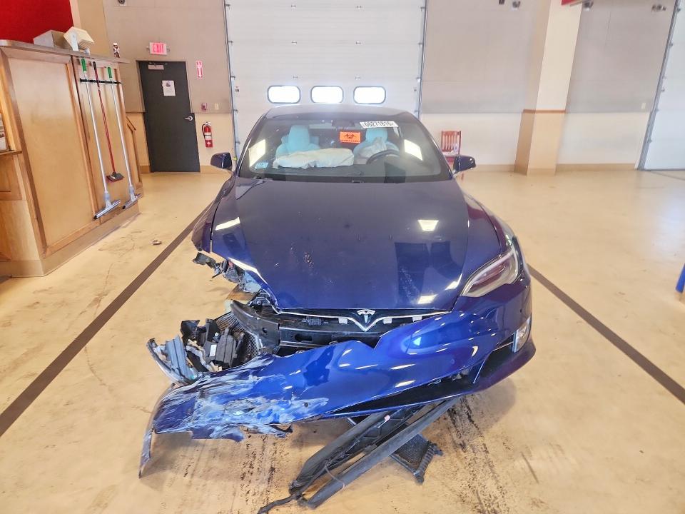 2018 Tesla Model S მანქანა იყიდება აუქციონზე, vin: 5YJSA1E28JF239823, აუქციონის ნომერი: 66271816