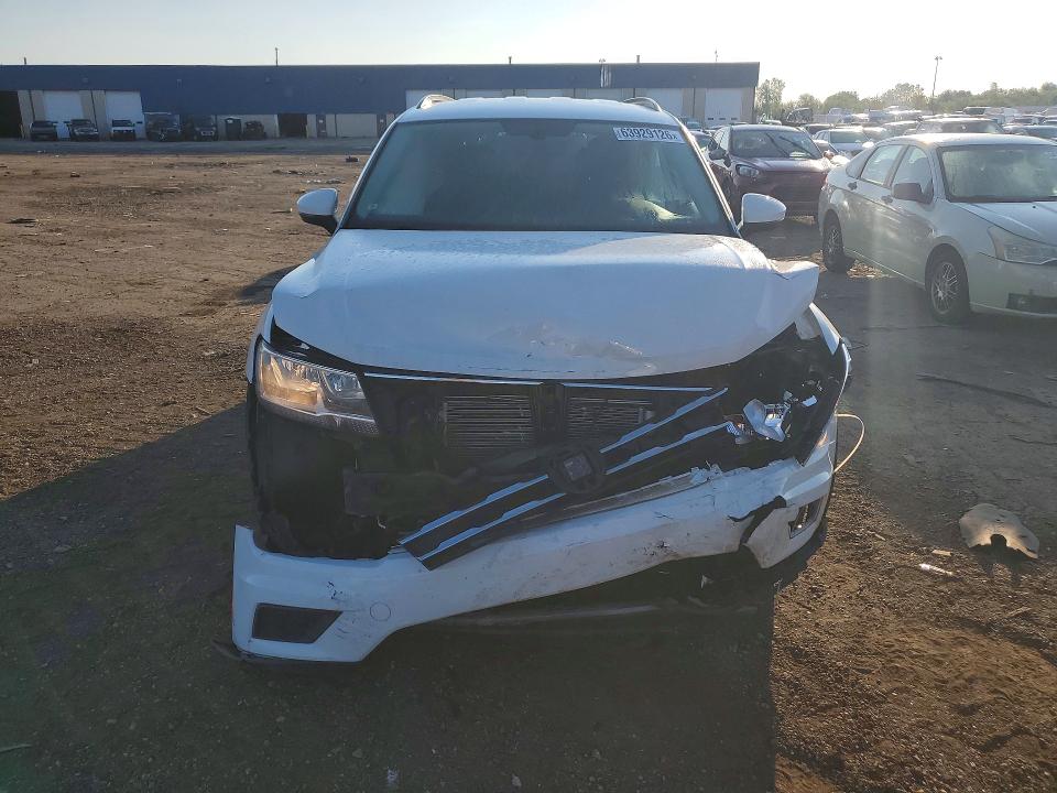 63929126 :رقم المزاد ، 3VV2B7AXXMM075834 vin ، 2021 Volkswagen Tiguan مزاد بيع