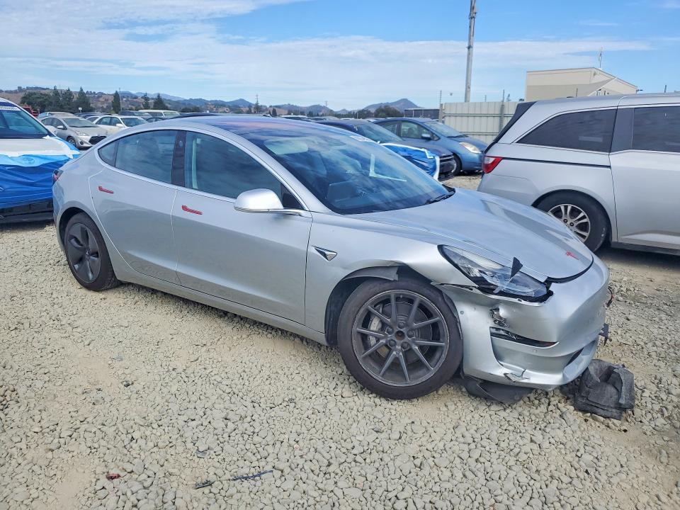 66834666 :رقم المزاد ، 5YJ3E1EA9JF008784 vin ، 2018 Tesla Model 3 مزاد بيع