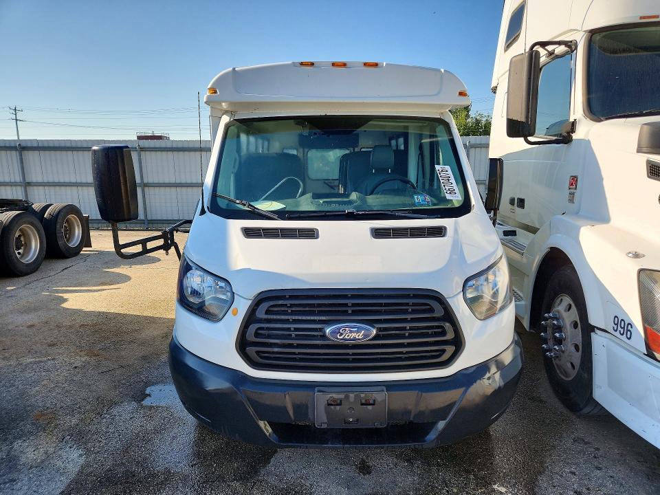 66704076 :رقم المزاد ، 1FDCR5PM2FKA92388 vin ، 2015 Ford Transit مزاد بيع