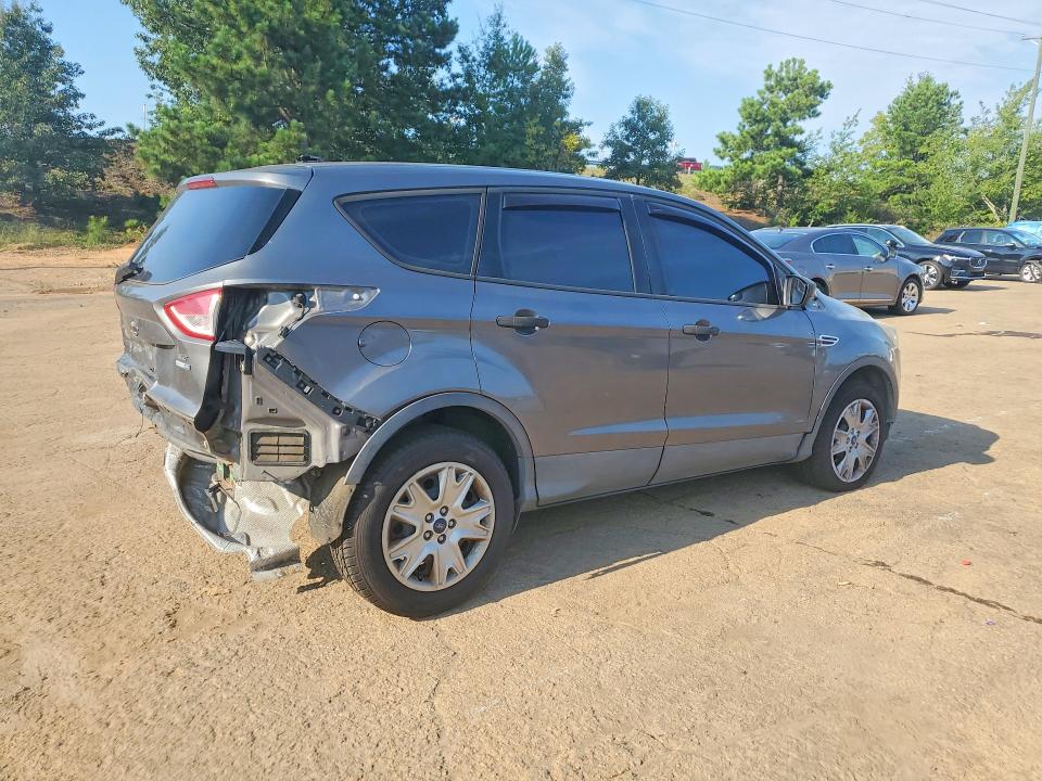 2013 Ford Escape მანქანა იყიდება აუქციონზე, vin: 1FMCU0F74DUC83342, აუქციონის ნომერი: 64838596