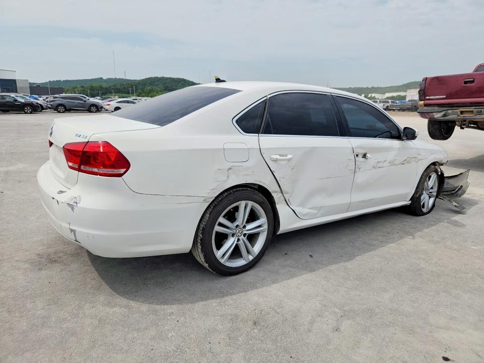 64229236 :رقم المزاد ، 1VWBV7A30FC051126 vin ، 2015 Volkswagen Passat مزاد بيع