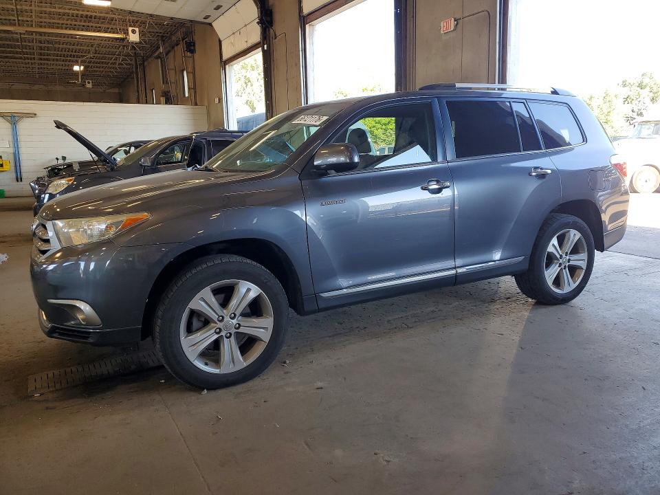 2013 Toyota Highlander მანქანა იყიდება აუქციონზე, vin: 5TDDK3EH1DS246733, აუქციონის ნომერი: 66121176