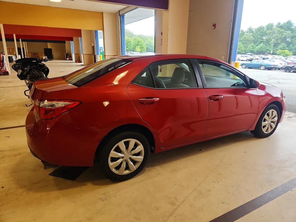 65265146 :رقم المزاد ، 2T1BURHE3FC407388 vin ، 2015 Toyota Corolla مزاد بيع