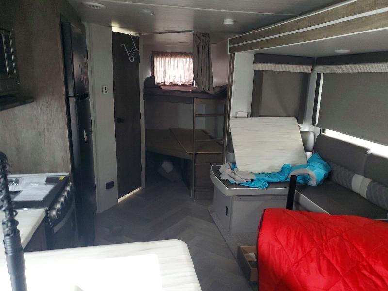 58810936 :رقم المزاد ، 4X4TWDB20NA274389 vin ، 2022 Foresriver Wildwood مزاد بيع