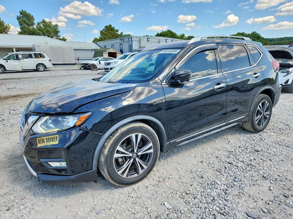64649366 :رقم المزاد ، JN8AT2MT5JW463394 vin ، 2018 Nissan Rogue مزاد بيع