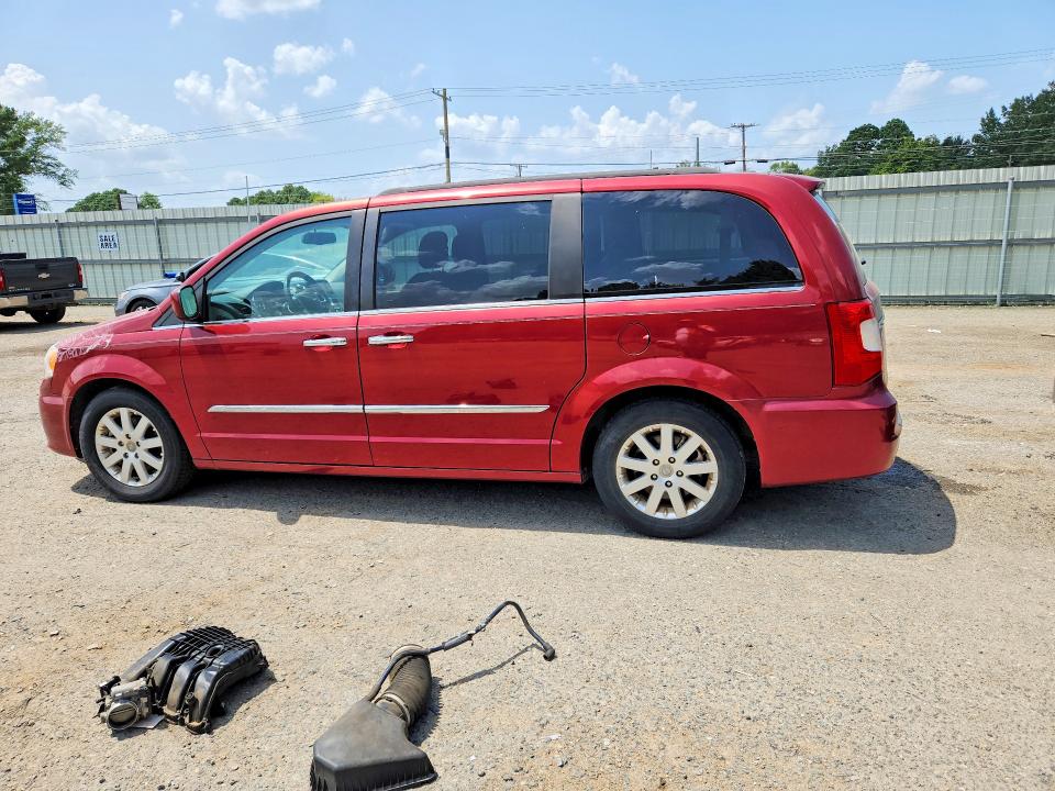 2015 Chrysler Town & Country მანქანა იყიდება აუქციონზე, vin: 2C4RC1BG5FR657390, აუქციონის ნომერი: 61647006