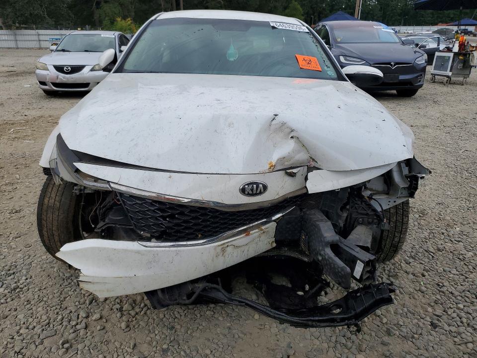 2017 Kia Optima მანქანა იყიდება აუქციონზე, vin: 5XXGT4L36HG138882, აუქციონის ნომერი: 64639596