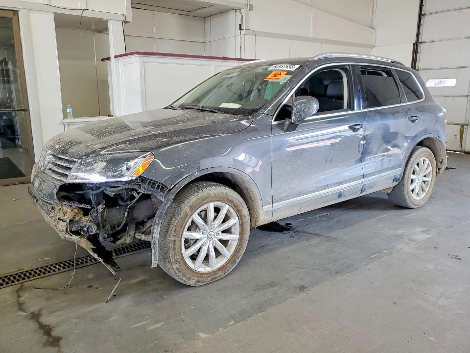 Auction sale of the 2015 Volkswagen Touareg, vin: WVGEF9BP3FD005483, lot number: 65937686