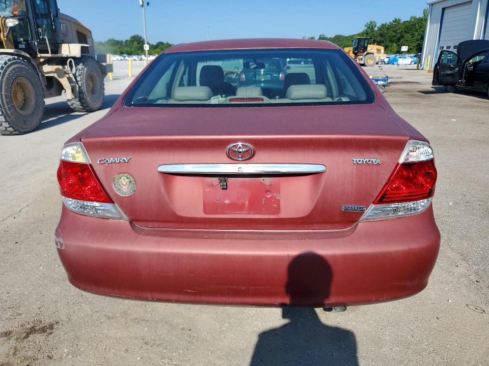 64701946 :رقم المزاد ، 4T1BE32K35U018871 vin ، 2005 Toyota Camry مزاد بيع