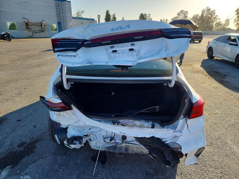 63422246 :رقم المزاد ، 3KPF24AD9NE503960 vin ، 2022 Kia Forte مزاد بيع
