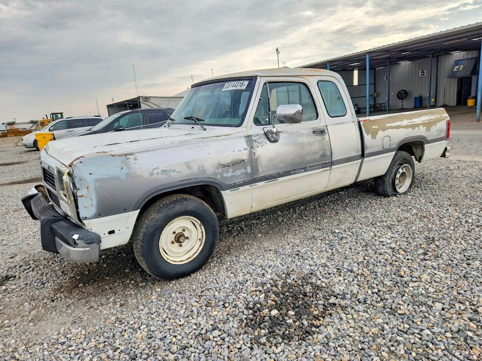 65144316 :رقم المزاد ، 3B7HE13Z8PM151163 vin ، 1993 Dodge D-series مزاد بيع