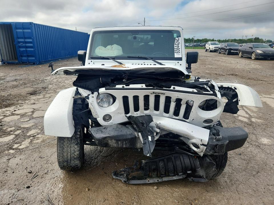 Продажа на аукционе авто 2015 Jeep Wrangler Unlimited, vin: 1C4BJWEG8FL764216, номер лота: 65644246