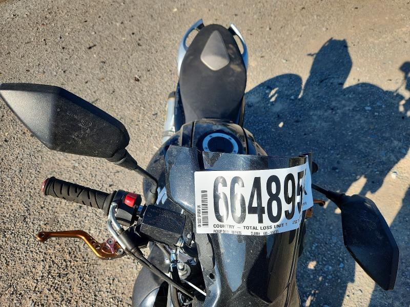66489556 :رقم المزاد ، JS1VP55A992101419 vin ، 2009 Suzuki Sfv650 مزاد بيع