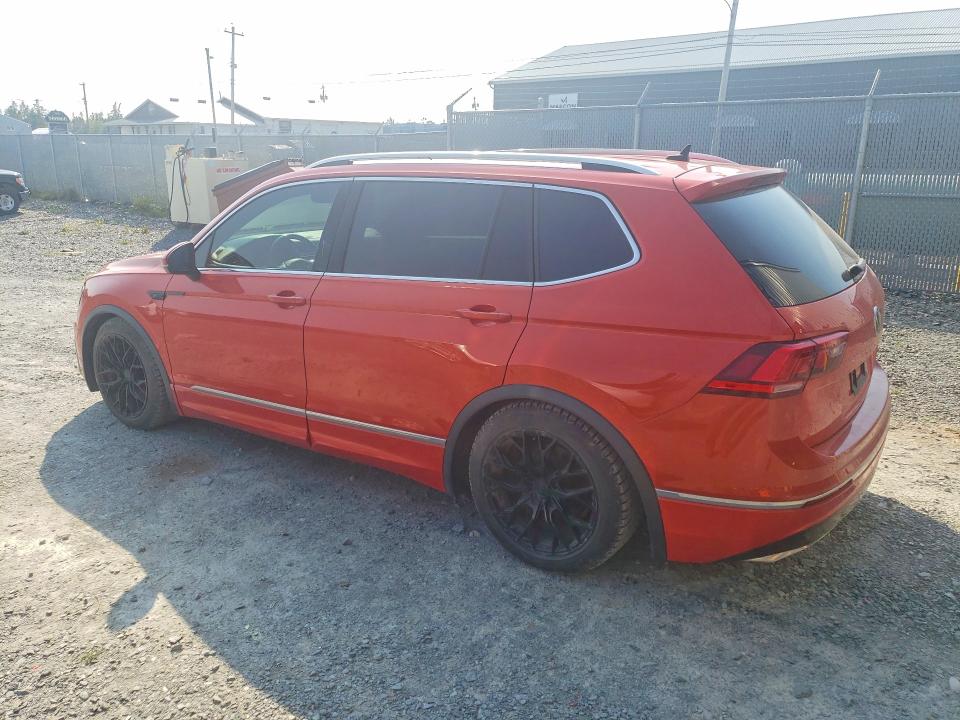 Продажа на аукционе авто 2018 Volkswagen Tiguan, vin: 3VV4B7AX9JM155324, номер лота: 64243626