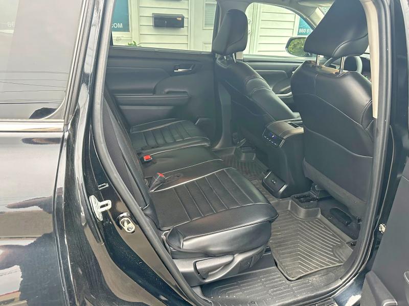 Продажа на аукционе авто 2022 Toyota Highlander, vin: 5TDGZRBH5NS217155, номер лота: 63356086