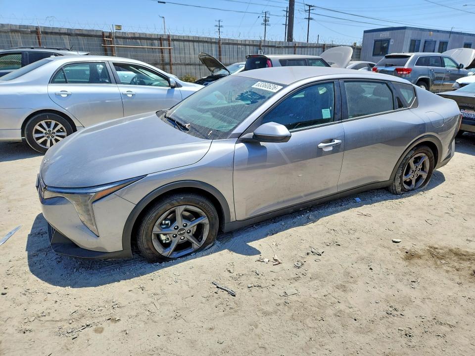 2025 Kia K4 მანქანა იყიდება აუქციონზე, vin: 3KPFT4DE2SE141385, აუქციონის ნომერი: 63360626