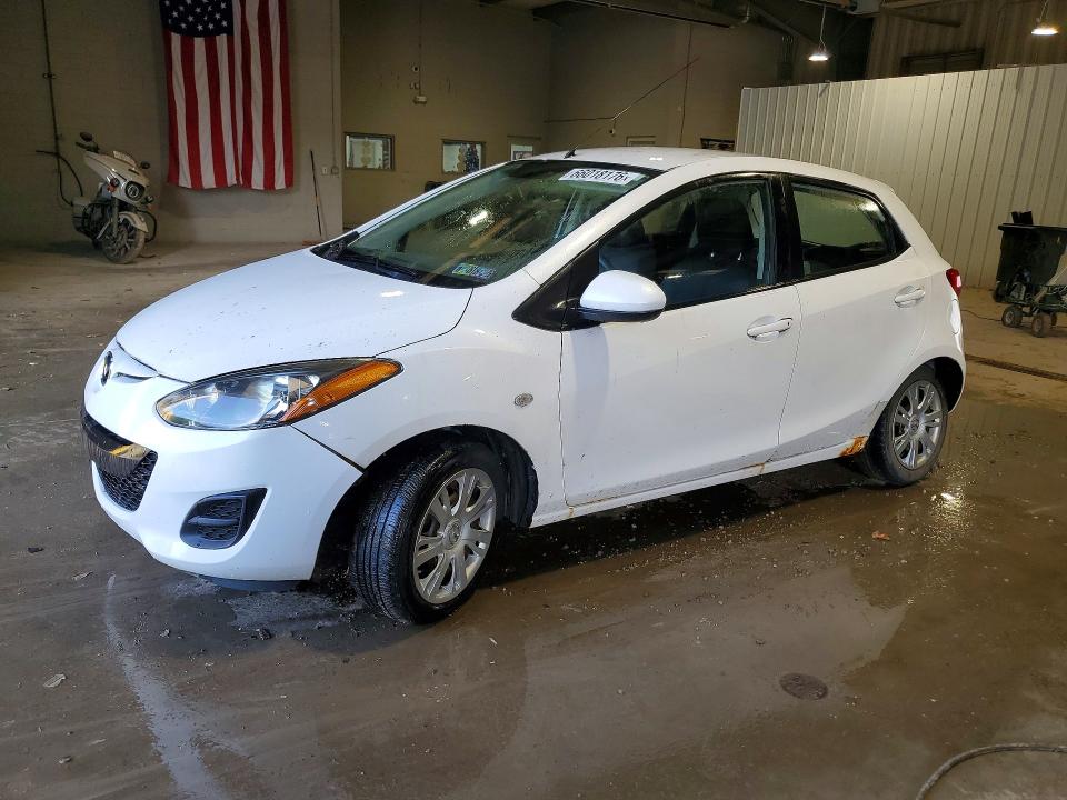 66018176 :رقم المزاد ، JM1DE1HZ2B0130165 vin ، 2011 Mazda Mazda2 مزاد بيع