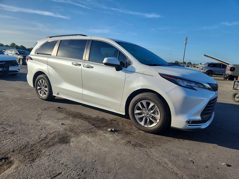 Продажа на аукционе авто 2022 Toyota Sienna, vin: 5TDYRKECXNS104894, номер лота: 63992396